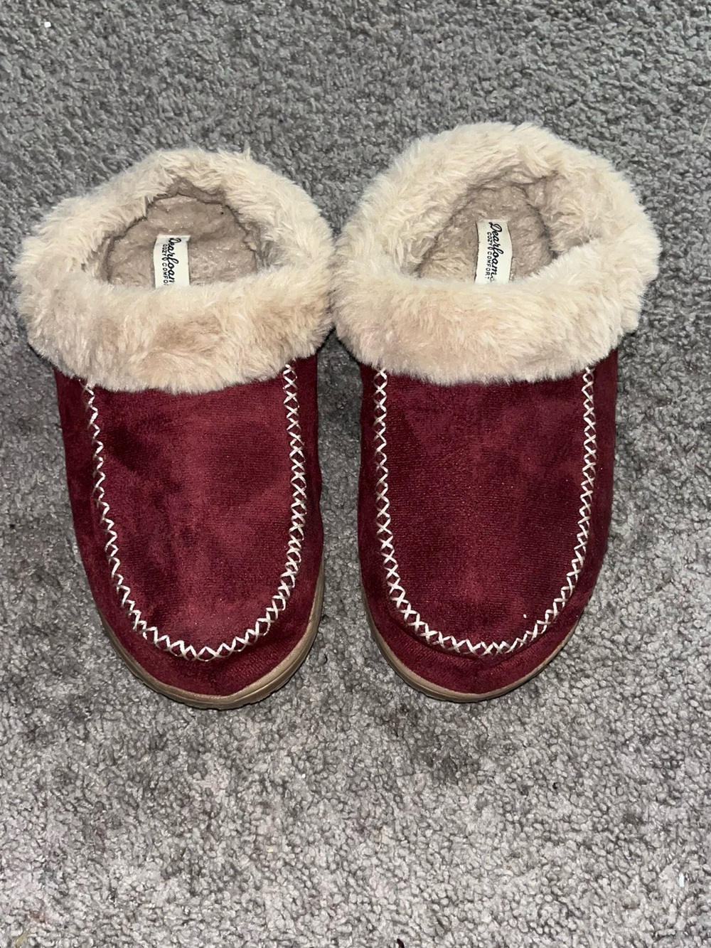 dearfoams Burgundy Slip-On Slippers with Cream Faux-Fur Trim
